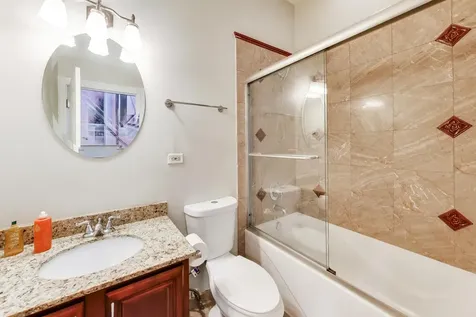 2551 West Arthur Avenue Chicago IL 60645