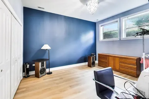 2551 West Arthur Avenue Chicago IL 60645