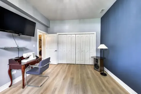 2551 West Arthur Avenue Chicago IL 60645
