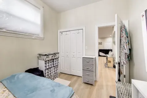 2551 West Arthur Avenue Chicago IL 60645