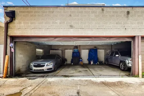 2551 West Arthur Avenue Chicago IL 60645