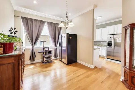 2551 West Arthur Avenue Chicago IL 60645