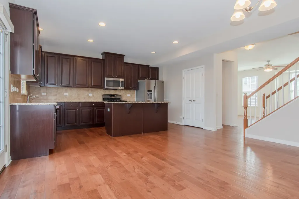 216 North Commerce Street Aurora IL 60504