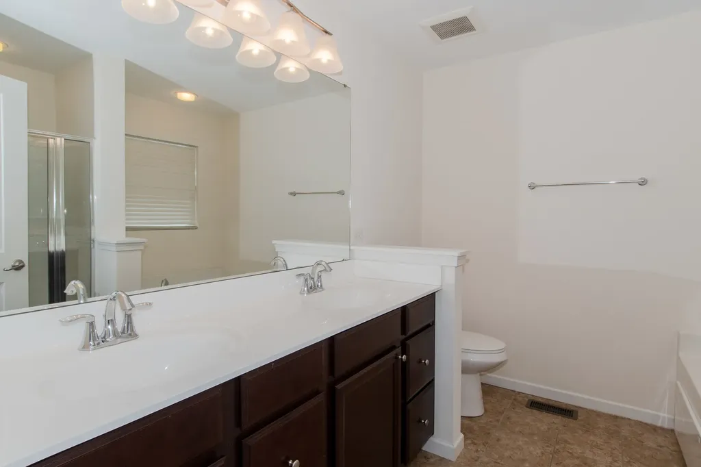 216 North Commerce Street Aurora IL 60504