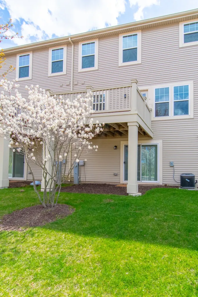 216 North Commerce Street Aurora IL 60504