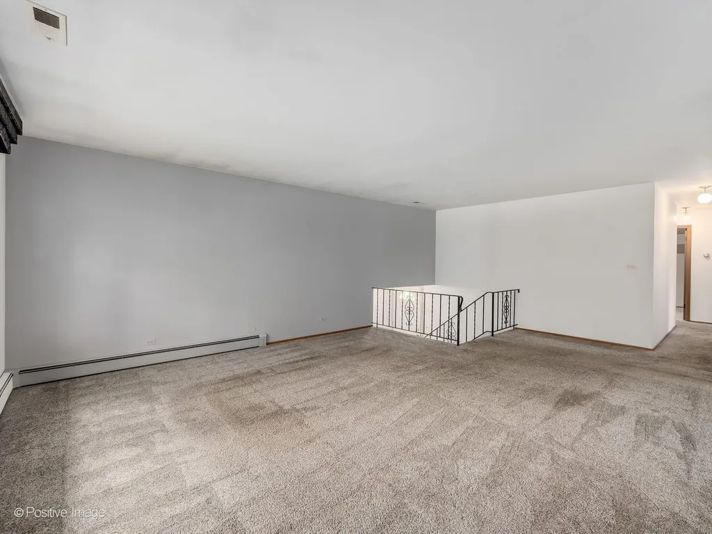 102 Hill Street Roselle IL 60172