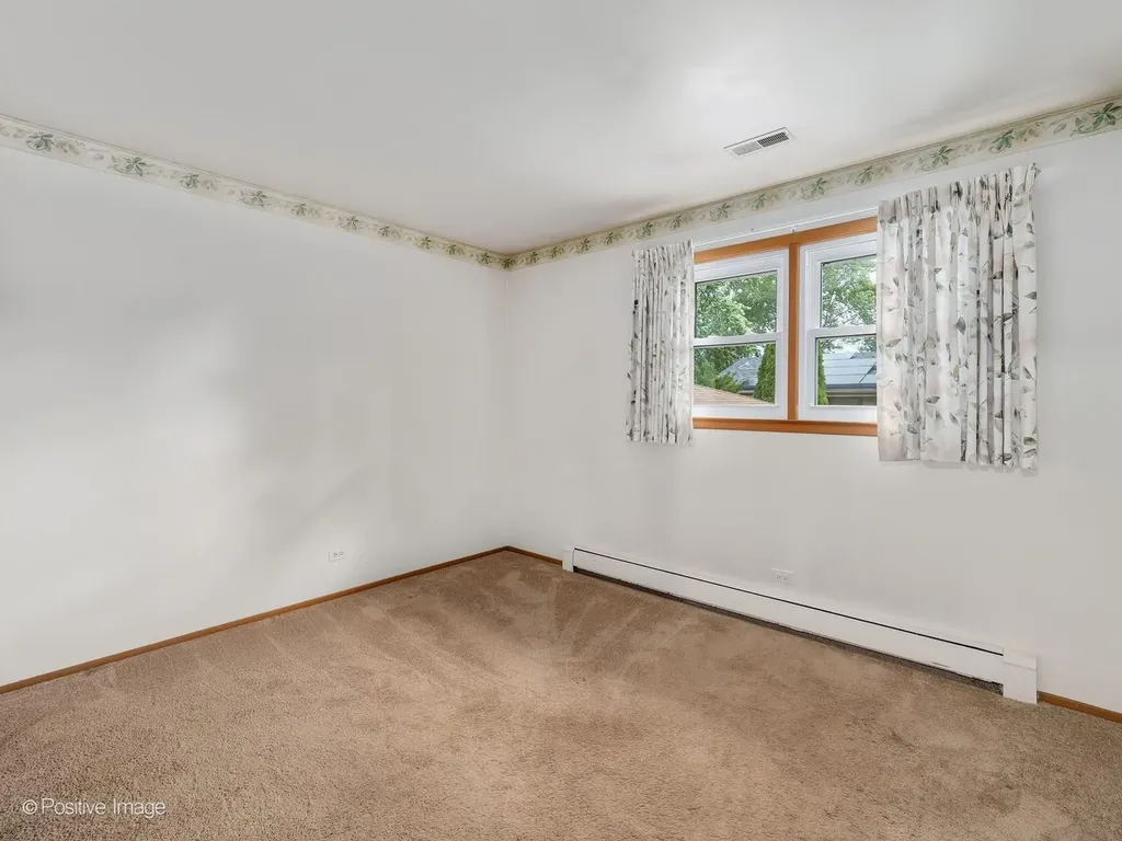 102 Hill Street Roselle IL 60172