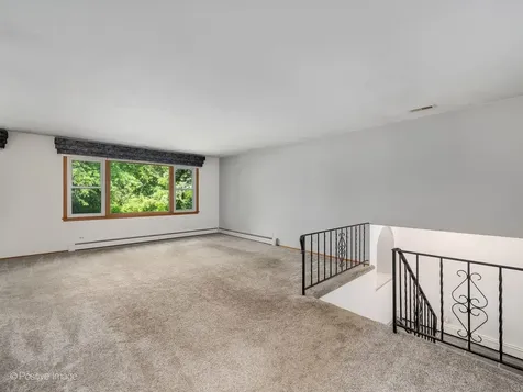 102 Hill Street Roselle IL 60172