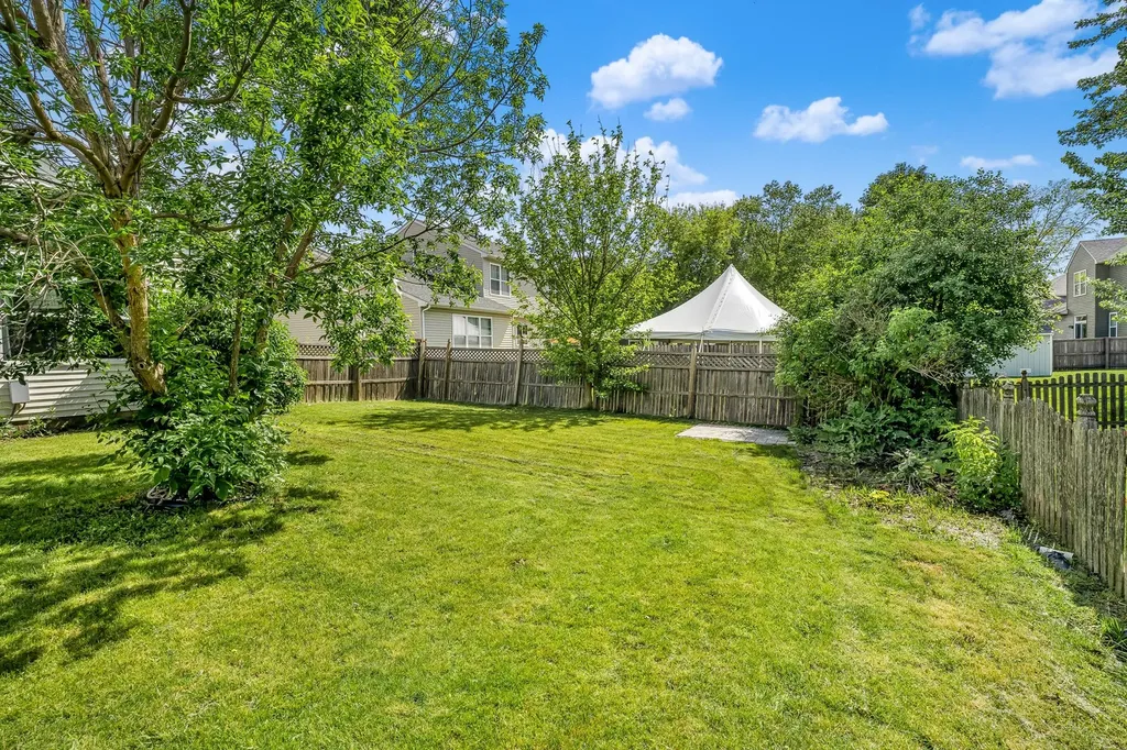 10499 Fleetwood Street Huntley IL 60142