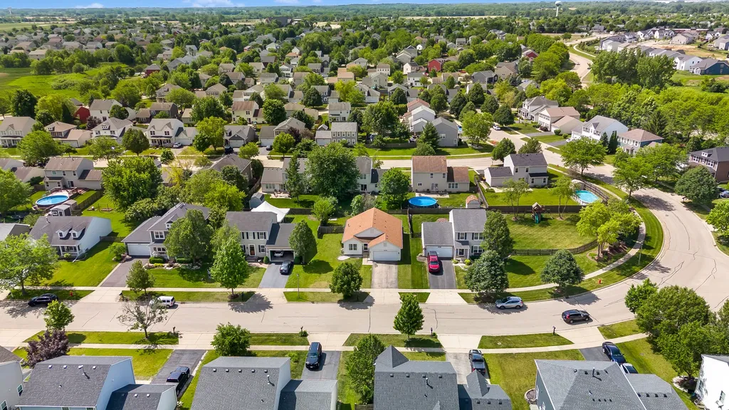 10499 Fleetwood Street Huntley IL 60142