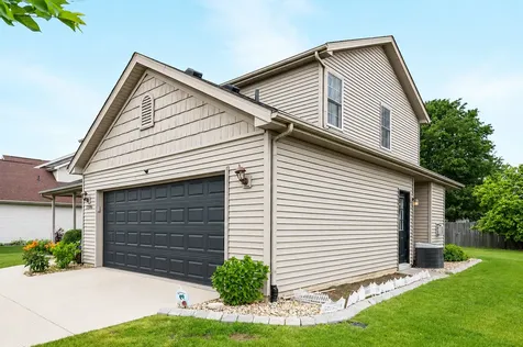 3306 Crossgate Drive Bloomington IL 61704