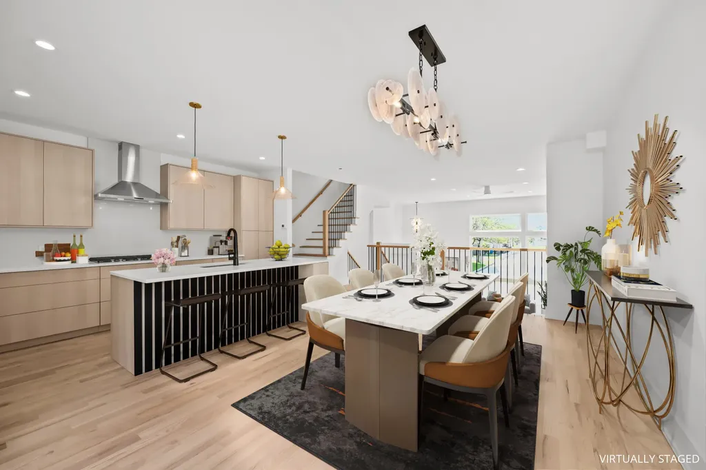 712 East 41 Street Chicago IL 60653