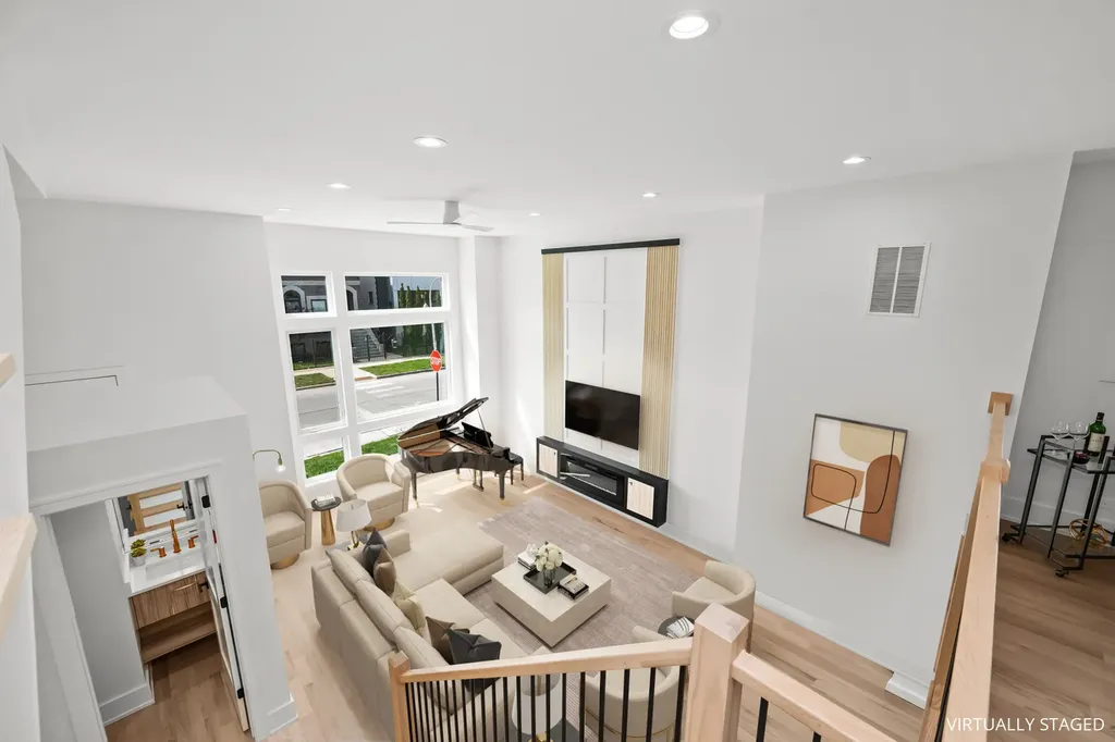 712 East 41 Street Chicago IL 60653