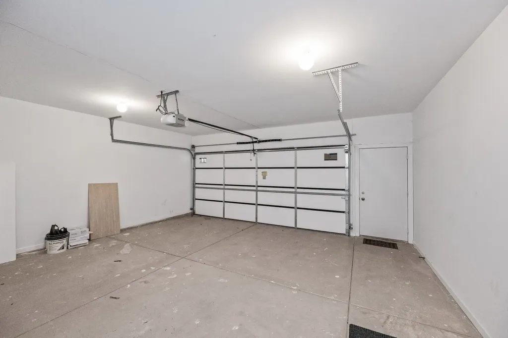 712 East 41 Street Chicago IL 60653