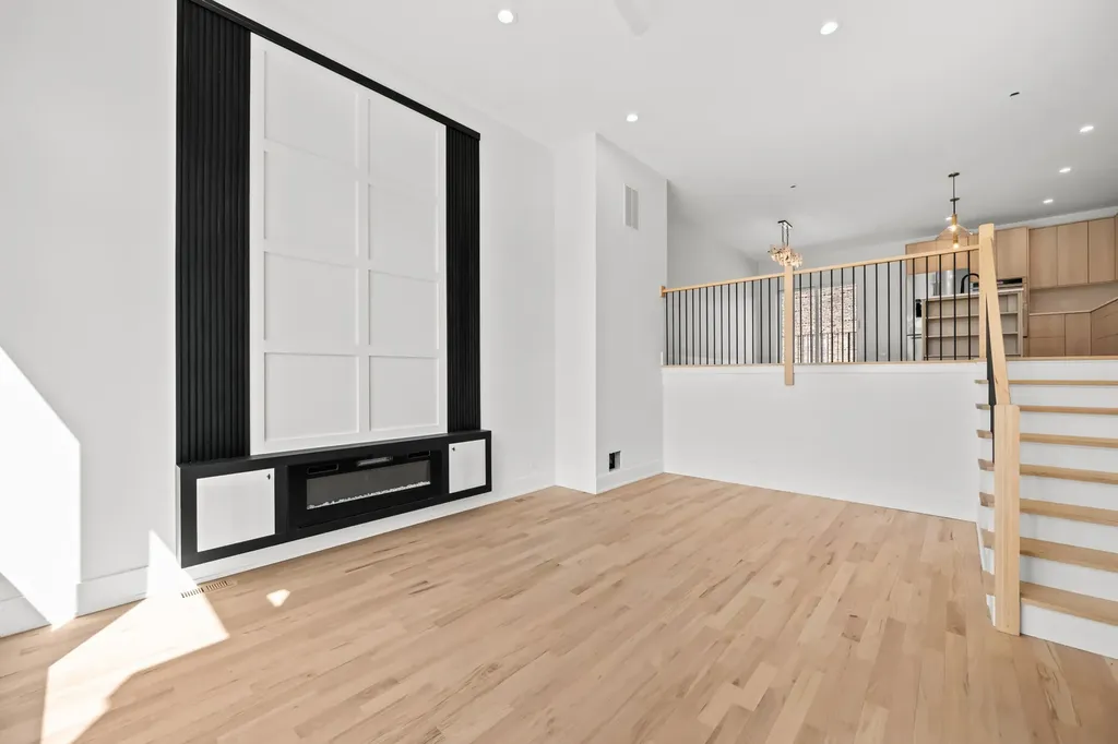 712 East 41 Street Chicago IL 60653
