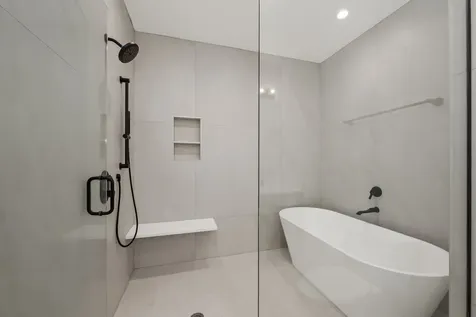 712 East 41 Street Chicago IL 60653