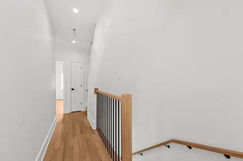 712 East 41 Street Chicago IL 60653