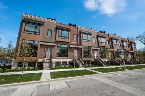 712 East 41 Street Chicago IL 60653