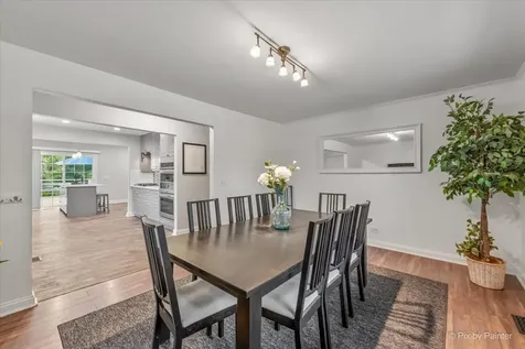 39W030 Poplar Lane St. Charles IL 60175
