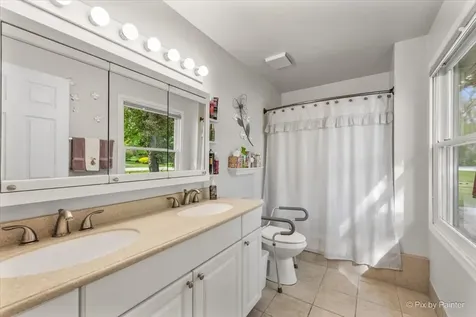 39W030 Poplar Lane St. Charles IL 60175