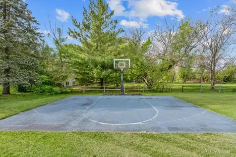 39W030 Poplar Lane St. Charles IL 60175