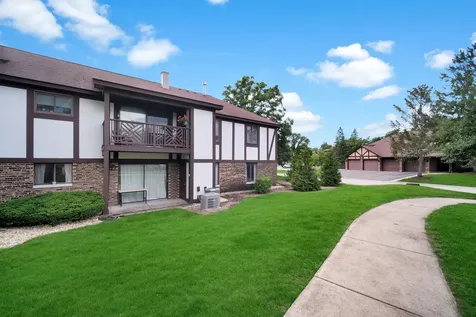 1651 Dover Court Wheaton IL 60189