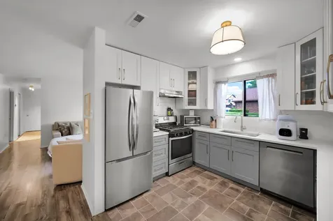 1651 Dover Court Wheaton IL 60189