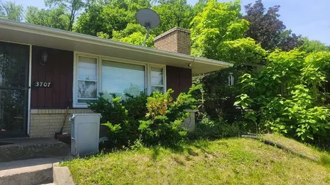 3707 Oak Grove Avenue Rockford IL 61108
