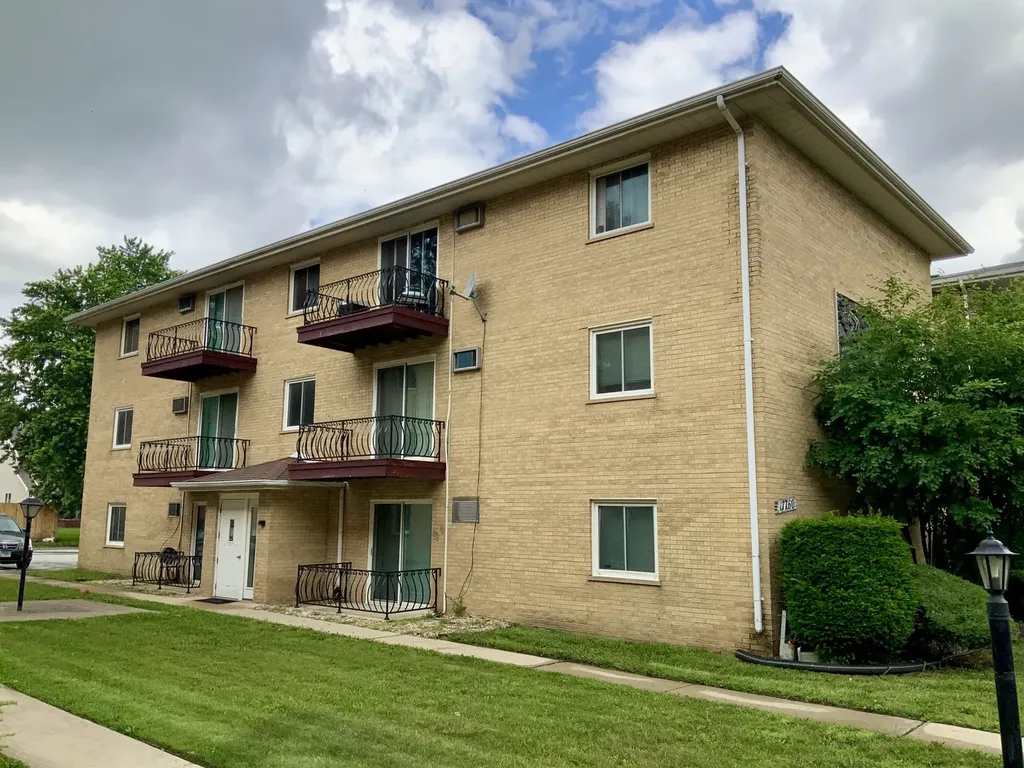 17760 Rosewood Drive Lansing IL 60438