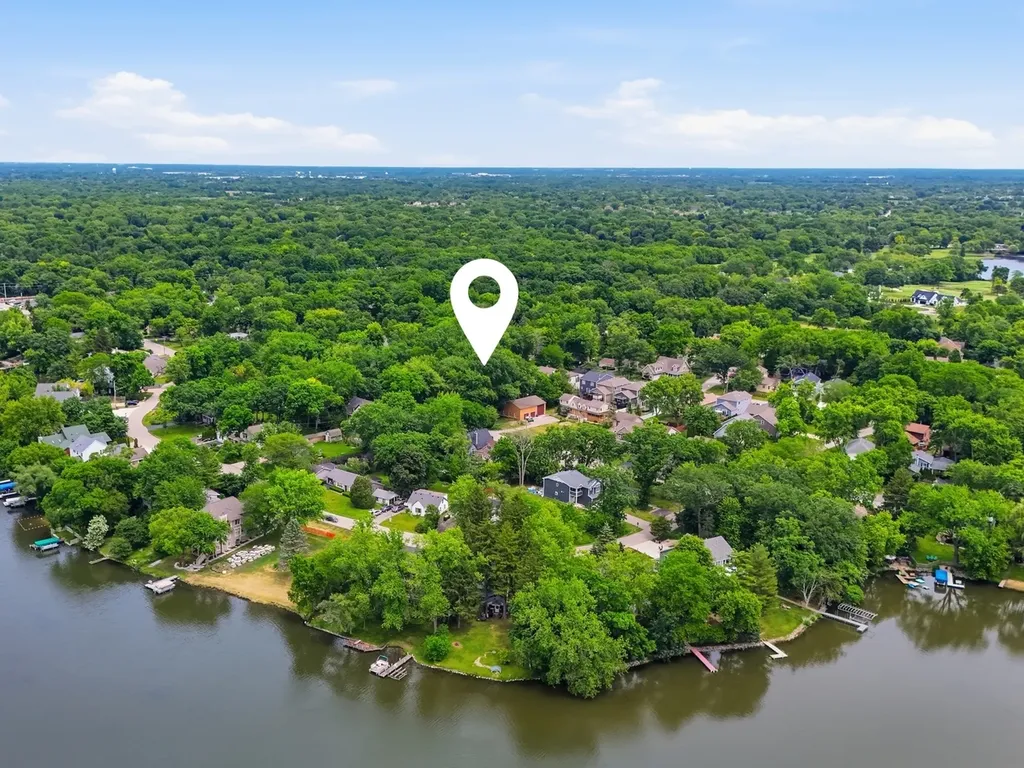 24005 North Valley Road Lake Zurich IL 60047