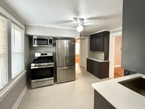 609 1ST Street Libertyville IL 60048