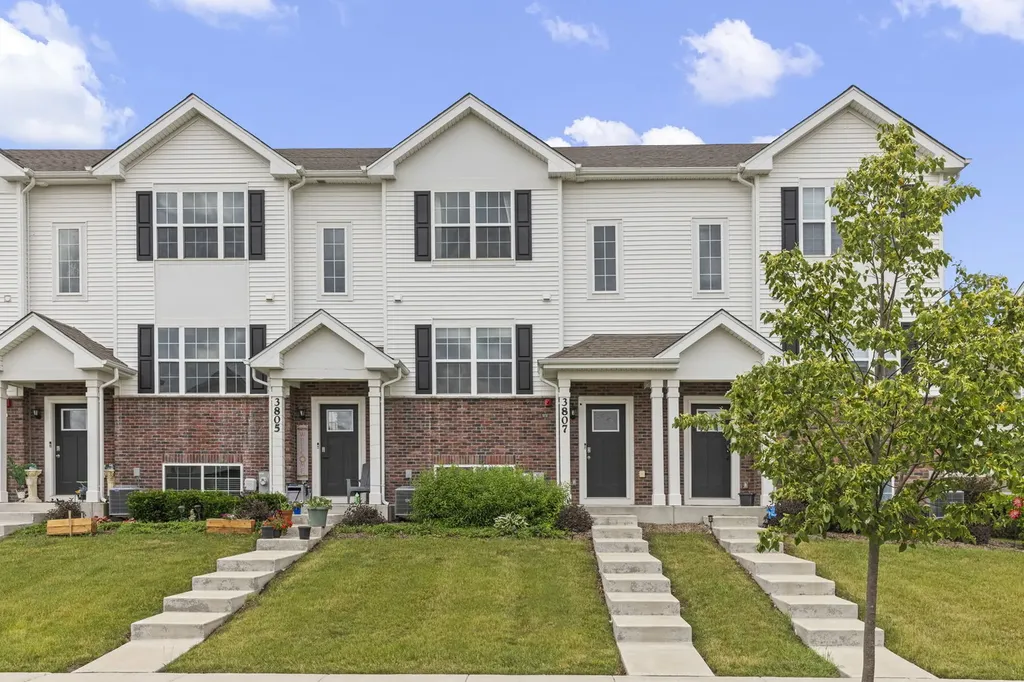 3807 Bissel Drive Yorkville IL 60560