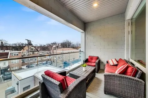 4042 North Pulaski Road Chicago IL 60641