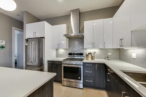 4042 North Pulaski Road Chicago IL 60641