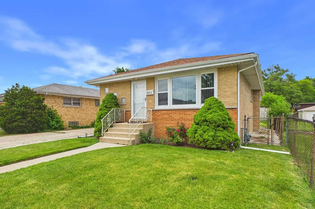 2435 Nona Street Franklin Park IL 60131