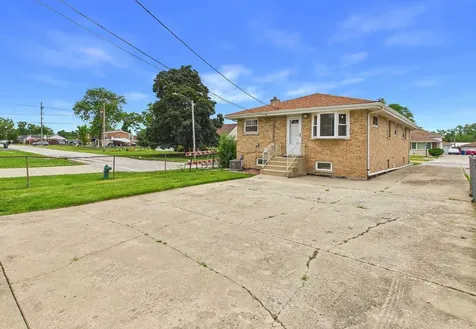 2435 Nona Street Franklin Park IL 60131