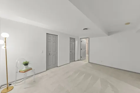 581 Rose Lane Bartlett IL 60103