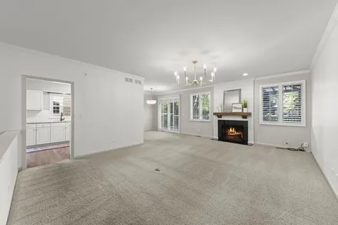 581 Rose Lane Bartlett IL 60103