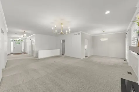 581 Rose Lane Bartlett IL 60103