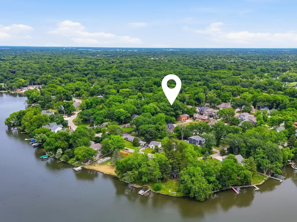 24017 North Valley Road Lake Zurich IL 60047