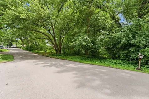 24017 North Valley Road Lake Zurich IL 60047