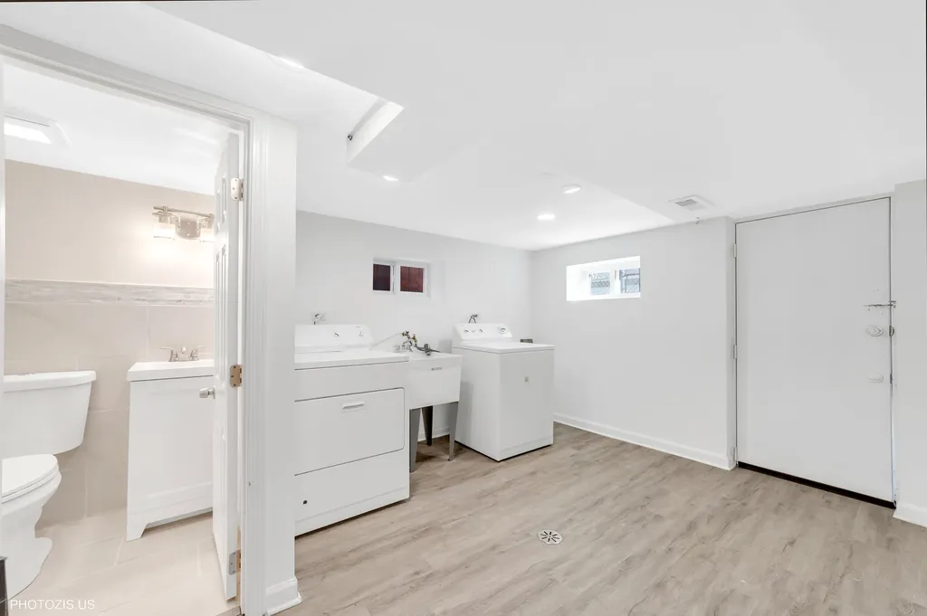 3649 North Overhill Avenue Chicago IL 60634