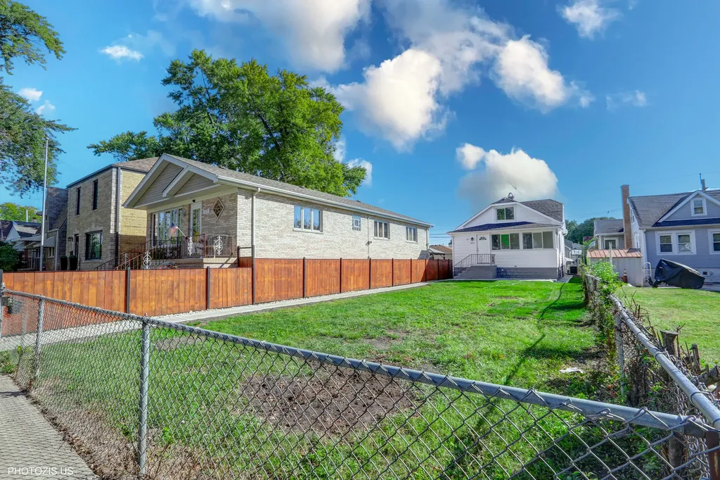 3649 North Overhill Avenue Chicago IL 60634