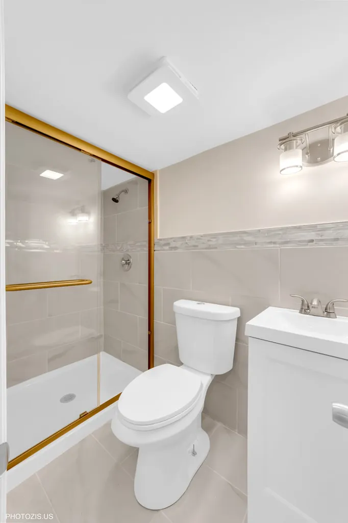 3649 North Overhill Avenue Chicago IL 60634