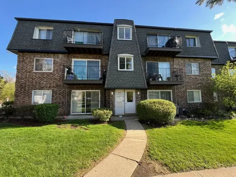 9409 Bay Colony Drive Des Plaines IL 60016