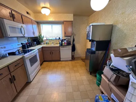 9409 Bay Colony Drive Des Plaines IL 60016