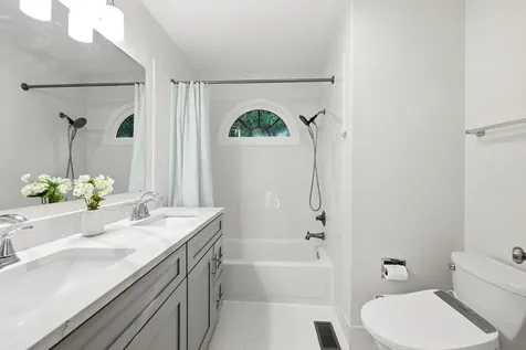 4310 Forest Glen Drive Hoffman Estates IL 60192