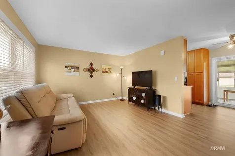 922 Capistrano Terrace Bartlett IL 60103