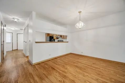 942 Little Falls Court Elk Grove Village IL 60007