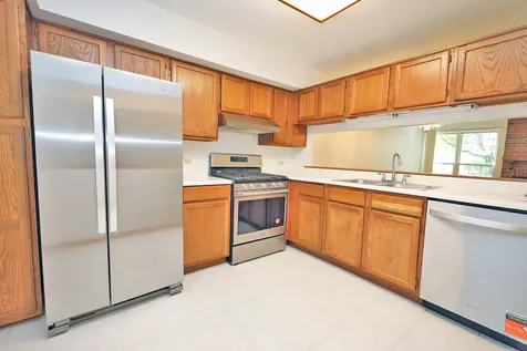 942 Little Falls Court Elk Grove Village IL 60007